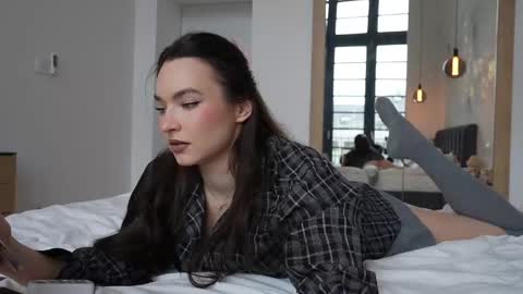 Marina online show from December 2025 10:42:01 AM