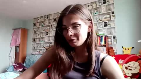 Kelly online show from April 2026 07:14:01 AM