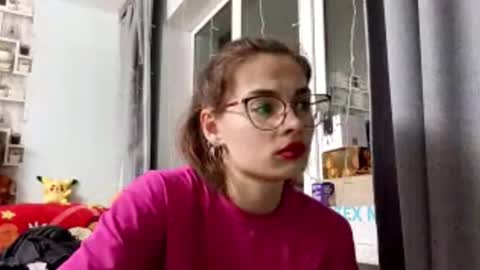 Kelly online show from April 2026 01:03:02 PM