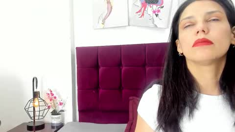 Snapshot of mashapink chatting on September 2025 12:32:02 PM MashaPink online show from September 2025 12:32:02 PM