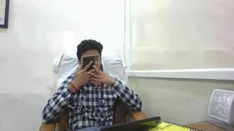 maskboyz2003 online show from February 2025 01:11:01 PM