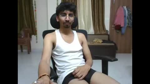 maskboyz2003 online show from February 2025 05:07:02 PM