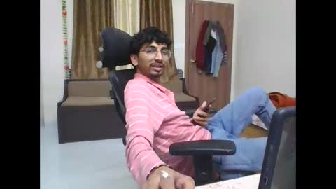 maskboyz2003 online show from February 2025 05:39:01 PM