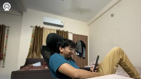 maskboyz2003 online show from September 2025 04:52:01 PM