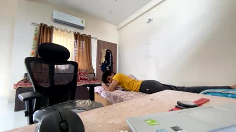 maskboyz2003 online show from September 2025 05:33:01 AM