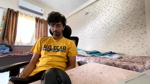 maskboyz2003 online show from October 2025 04:32:01 AM