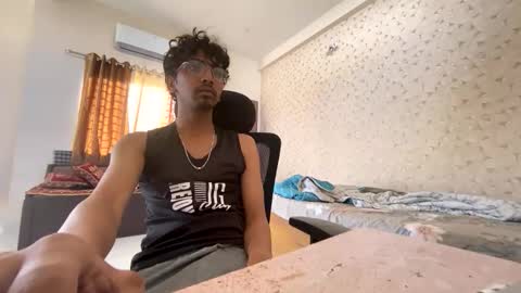 maskboyz2003 online show from October 2025 02:44:01 AM