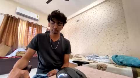 maskboyz2003 online show from October 2025 05:08:02 AM