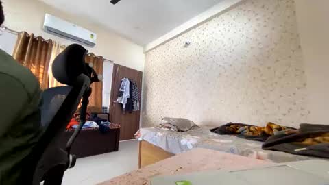 maskboyz2003 online show from November 2025 03:38:02 AM