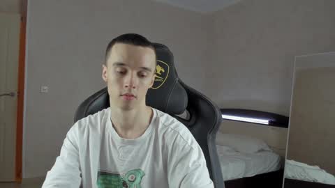 Snapshot of mason_warhol chatting on December 2024 06:31:01 PM Mason online show from December 2024 06:31:01 PM