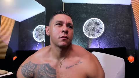 massimowalton2 online show from December 2024 11:40:01 PM