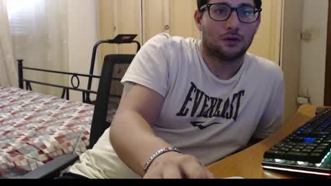 Snapshot of massu1994 chatting on May 2026 01:09:02 PM Massu94 online show from May 2026 01:09:02 PM