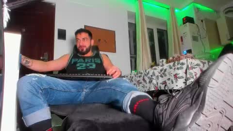 Matthew online show from November 2025 03:08:02 AM