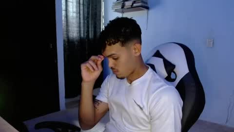 master_black777 online show from April 2026 09:30:01 PM