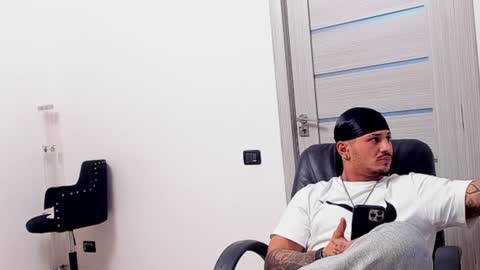 masterchris12 online show from December 2024 08:29:01 PM