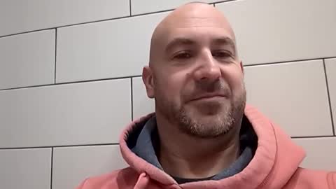 Snapshot of masterclass69er chatting on October 2025 09:52:02 AM Bob online show from October 2025 09:52:02 AM