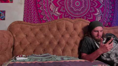   online show from October 2025 05:06:02 AM