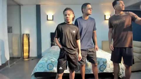 Team Cris Darwin- Fernando- Stiven- David online show from February 2025 11:44:02 AM