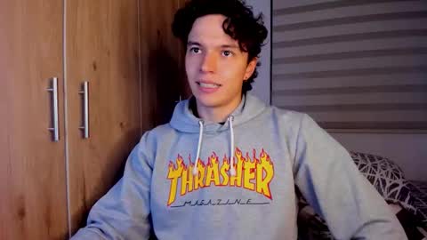 mastrangelo_x online show from December 2025 04:08:01 AM