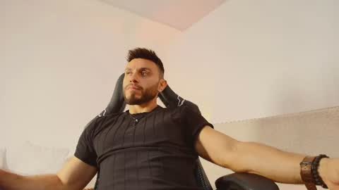 Snapshot of mateo_vega_ chatting on June 2026 04:00:02 AM MATEO online show from June 2026 04:00:02 AM
