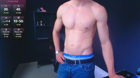 Snapshot of mateobenjamin chatting on May 2026 10:12:02 AM MateoBenjamin online show from May 2026 10:12:02 AM