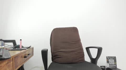 Matheus     online show from February 2025 08:20:02 PM