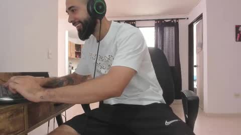 Matheus     online show from April 2026 08:13:02 PM