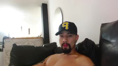 STRURIBE ON INSTAGRAM online show from December 2024 04:57:01 PM