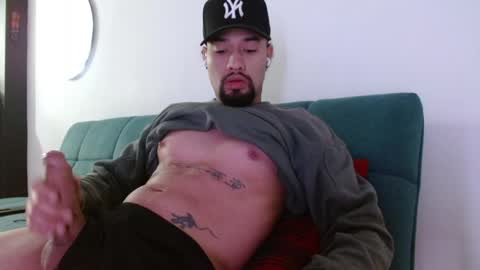 STRURIBE ON INSTAGRAM online show from April 2026 11:00:01 AM