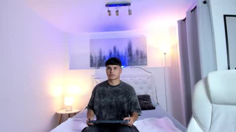 Mathew online show from March 2025 09:15:02 PM