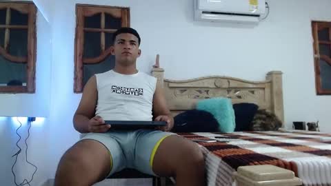 mathews__ online show from November 2025 02:33:01 AM