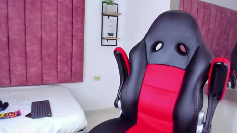 Snapshot of mathias_cocks chatting on January 2025 12:31:01 AM mathias cocks online show from January 2025 12:31:01 AM