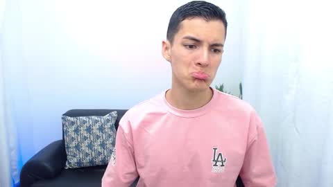 Matias online show from December 2025 02:01:02 PM