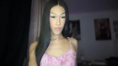 MOLLY MILLS online show from September 2025 04:01:02 AM