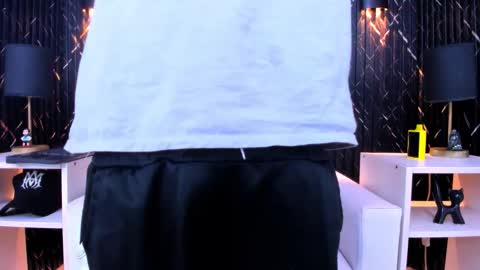 Matt Ruso online show from November 2025 03:42:02 AM