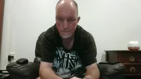 mattbad1975 online show from December 2025 12:25:02 PM