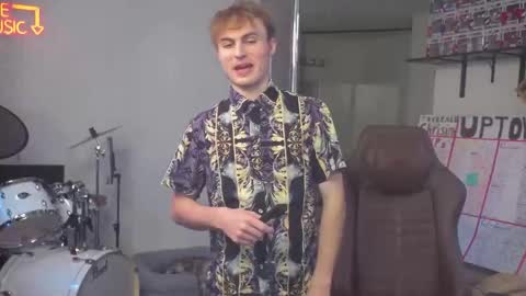 Matt Cash online show from October 2025 01:03:02 AM