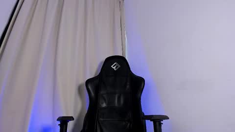 matteosantino25 online show from February 2026 06:09:01 PM