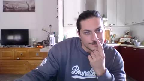 matteushh87 online show from February 2025 09:42:01 AM