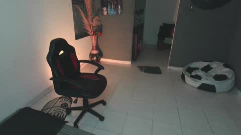 mattias     online show from February 2025 02:03:02 AM