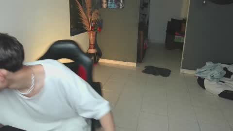 mattias     online show from February 2025 02:49:02 AM