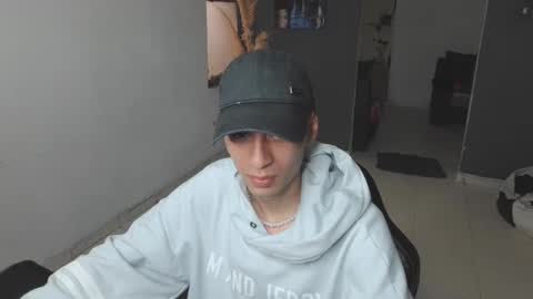 mattias     online show from February 2025 04:29:01 PM