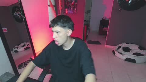 mattias     online show from February 2025 06:22:02 PM