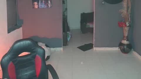 mattias     online show from February 2025 09:43:01 PM