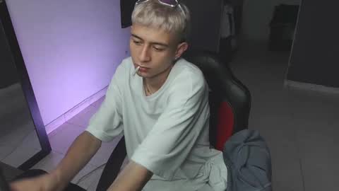 mattias     online show from February 2025 01:35:01 AM