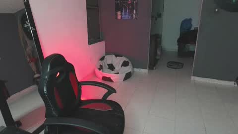 mattias     online show from February 2025 02:42:02 AM