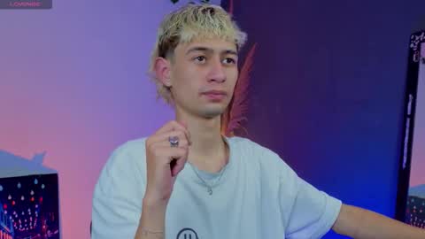 mattias     online show from December 2025 05:46:01 AM