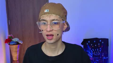 mattias     online show from March 2026 05:44:02 AM