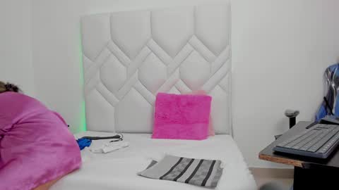 ISABEL online show from January 2025 02:43:02 AM