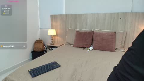 katerin online show from January 2025 11:37:01 AM